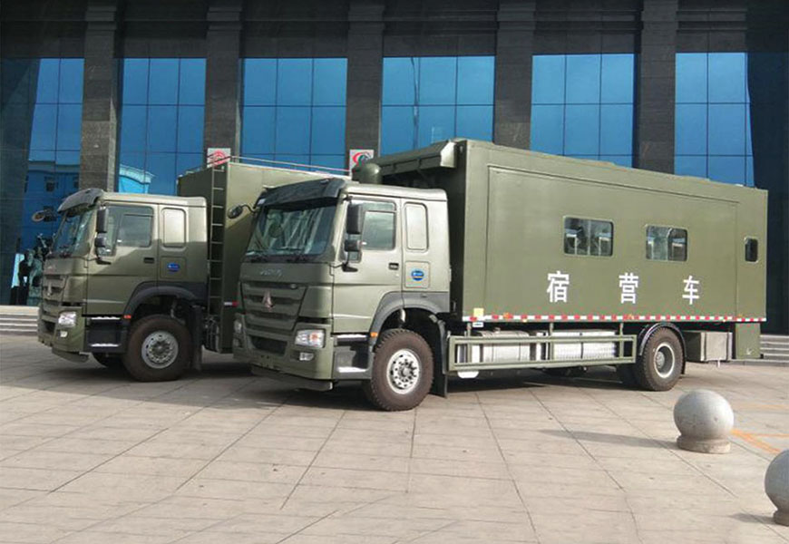 重汽豪沃宿營車