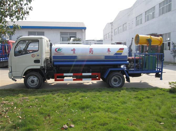 程力噴藥車棉花田消滅病蟲